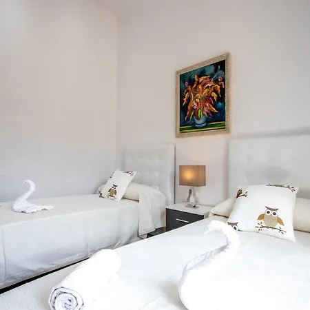 Historic Townhouse Casa Roca Horta 4 Bedrooms Sun Terrace Town Mountain Views * Pollenca
