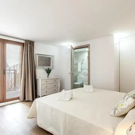 Historic Townhouse Casa Roca Horta 4 Bedrooms Sun Terrace Town Mountain Views Villa